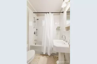 414 N 46th Street, Seattle, WA 98103 - Photo 8
