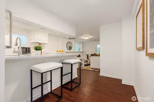 414 N 46th St, Seattle, WA 98103 - Photo 16