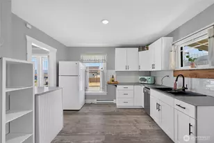 804 W 5th St, Port Angeles, WA 98363 - Photo 10
