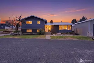17 Hillcrest Ave, Electric City, WA 99123 - Photo 1