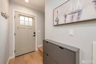 3015 61st Ave SW, Seattle, WA 98116 - Photo 2