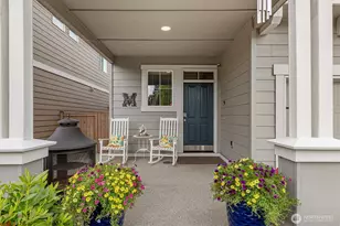 1009 29th St NW, Puyallup, WA 98371 - Photo 2
