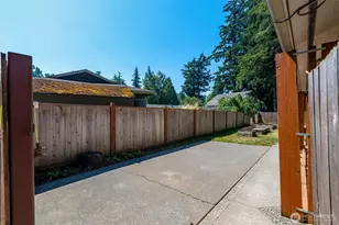 5643 Chestnut Ct, Ferndale, WA 98248 - Photo 4