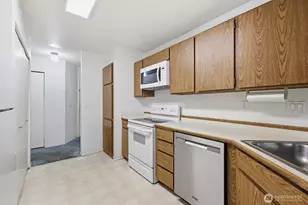 4200 Factoria Blvd SE, Bellevue, WA 98006 - Photo 2