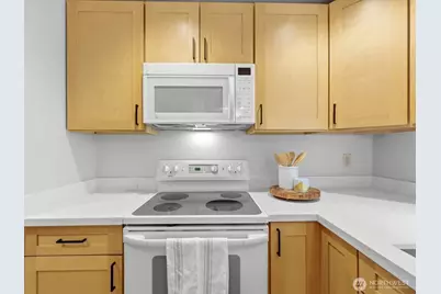 1400 Taylor Avenue N #201, Seattle, WA 98109 - Photo 8