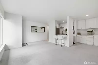 6201 Lake Washington Blvd NE #307, Kirkland, WA 98033 - Photo 8