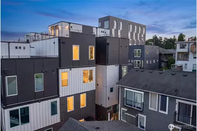 2328 B Franklin Avenue E, Seattle, WA 98102 - Photo 2