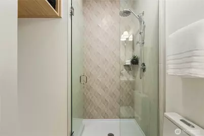 2328 B Franklin Avenue E, Seattle, WA 98102 - Photo 14