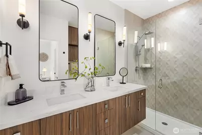 2328 B Franklin Avenue E, Seattle, WA 98102 - Photo 26
