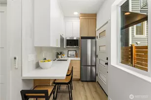2328 B Franklin Ave E, Seattle, WA 98102 - Photo 12
