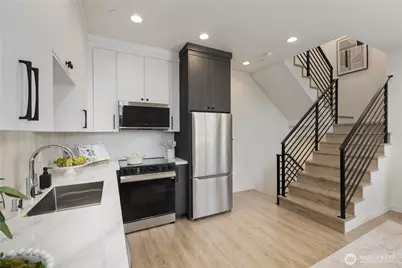 2328 B Franklin Avenue E, Seattle, WA 98102 - Photo 18