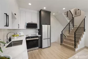 2328 B Franklin Ave E, Seattle, WA 98102 - Photo 18