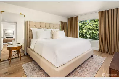 2334 Thorndyke Avenue W #301, Seattle, WA 98199 - Photo 4