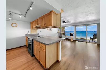 415 N State Street #406, Bellingham, WA 98225 - Photo 18