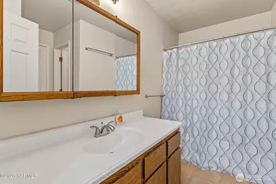 1300 Meadowlark Lane, Zillah, WA 98953 - Photo 30