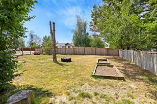 307 4th St, Steilacoom, WA 98388 - Photo 4