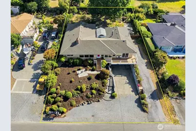 18134 Brittany Drive SW, Normandy Park, WA 98166 - Photo 2