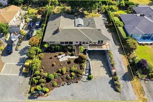 18134 Brittany Dr SW, Normandy Park, WA 98166 - Photo 2