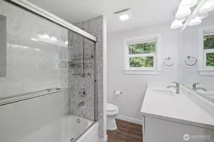 11331 E Riverside Dr, Bothell, WA 98011 - Photo 14