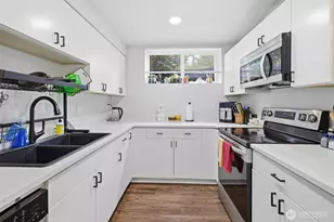 11331 E Riverside Dr, Bothell, WA 98011 - Photo 30