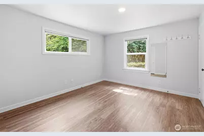 11331 E Riverside Drive, Bothell, WA 98011 - Photo 12