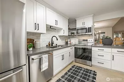 1607 102nd Place NE #D1, Bellevue, WA 98004 - Photo 6