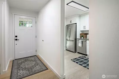 1607 102nd Place NE #D1, Bellevue, WA 98004 - Photo 4