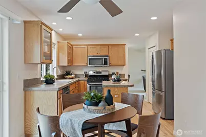 13235 124th Court NE, Kirkland, WA 98034 - Photo 8