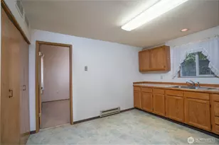3216 S 15th St, Tacoma, WA 98405 - Photo 14