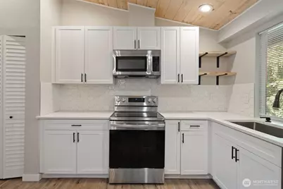 7540 Grahns Lane NE, Bremerton, WA 98311 - Photo 18