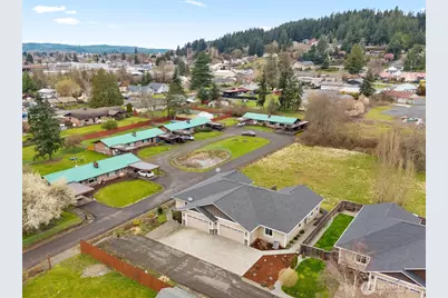 676 SW 20th Street #A, Chehalis, WA 98532 - Photo 2