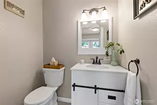 8105 44th St W, University Place, WA 98466 - Photo 18