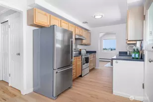 1010 Daley St, Edmonds, WA 98020 - Photo 6