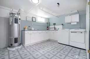 1010 Daley St, Edmonds, WA 98020 - Photo 18