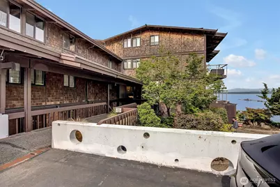 3717 Beach Drive SW #207, Seattle, WA 98116 - Photo 4