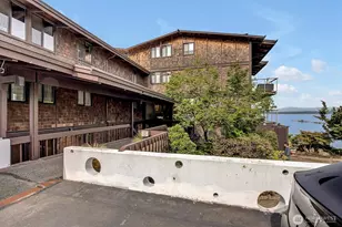 3717 Beach Dr SW, Seattle, WA 98116 - Photo 4