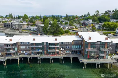 3717 Beach Drive SW #207, Seattle, WA 98116 - Photo 2