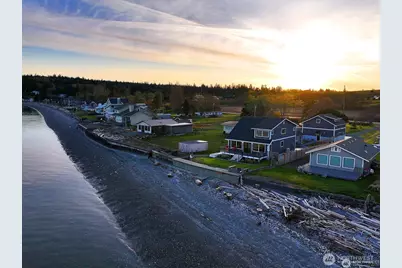 2805 N Bluff Road, Greenbank, WA 98253 - Photo 38