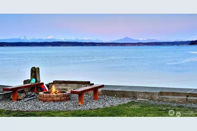 2805 N Bluff Road, Greenbank, WA 98253 - Photo 2