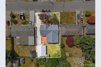 8527 9th Avenue SE, Everett, WA 98208 - Photo 2