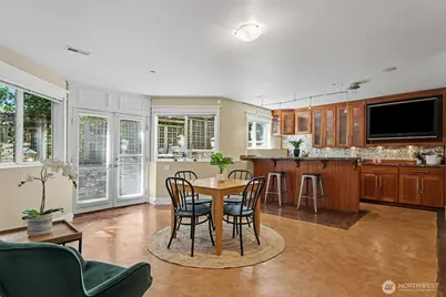 13128 SE Newport Way, Bellevue, WA 98006 - Photo 28