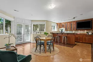 13128 SE Newport Way, Bellevue, WA 98006 - Photo 28