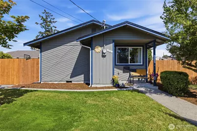 209 16th St SW, Puyallup, WA 98371 - Photo 2