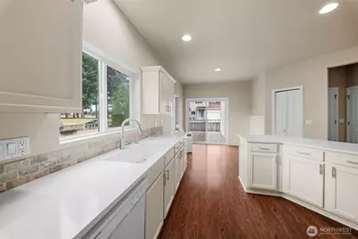 5800 Balustrade Boulevard SE, Lacey, WA 98513 - Photo 8