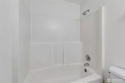 210 E 36th Street #B, Tacoma, WA 98404 - Photo 16