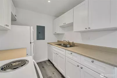 210 E 36th Street #B, Tacoma, WA 98404 - Photo 10