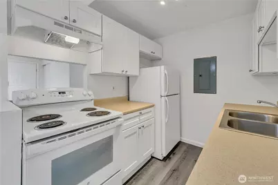 210 E 36th Street #B, Tacoma, WA 98404 - Photo 12