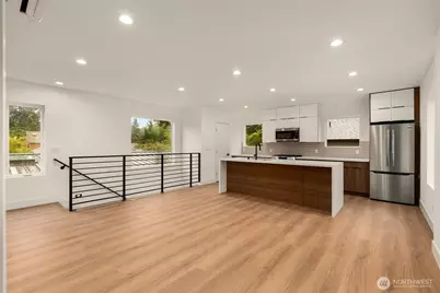 9215 12th Avenue NE #B, Seattle, WA 98115 - Photo 4