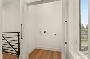 9215 12th Ave NE, Seattle, WA 98115 - Photo 16