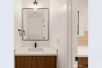9215 12th Avenue NE #B, Seattle, WA 98115 - Photo 10